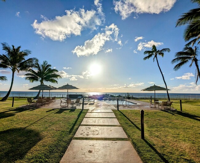 Building Photo - Maili Cove - One Bedroom