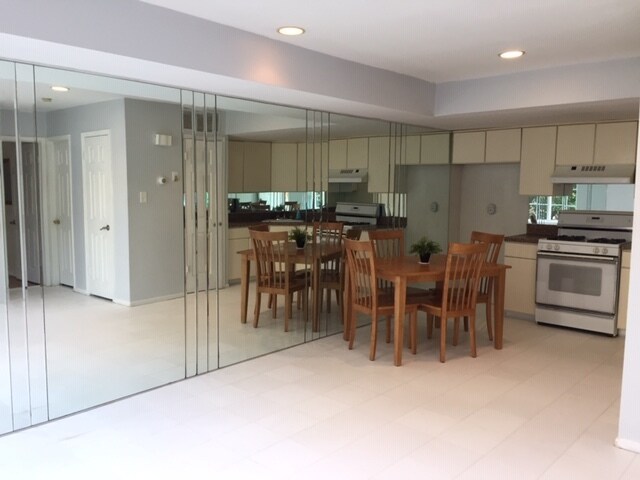 Primary Photo - 22 Sharrotts Rd