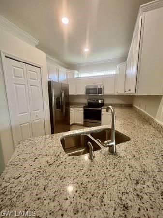 Building Photo - 1846 Alameda Dr