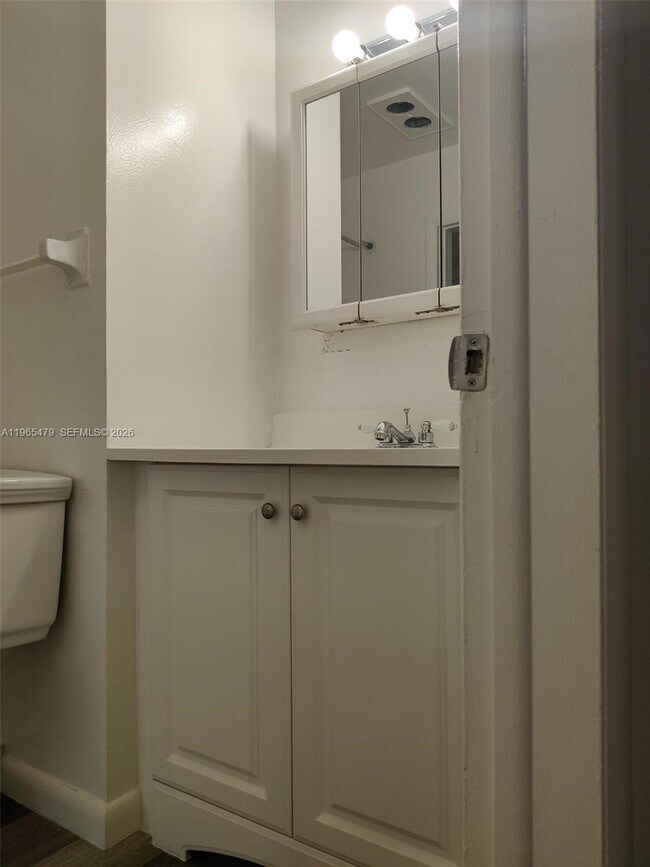 Building Photo - 5950 NE 18th Ave