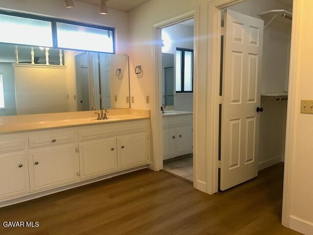 Building Photo - 431 Fantasy St