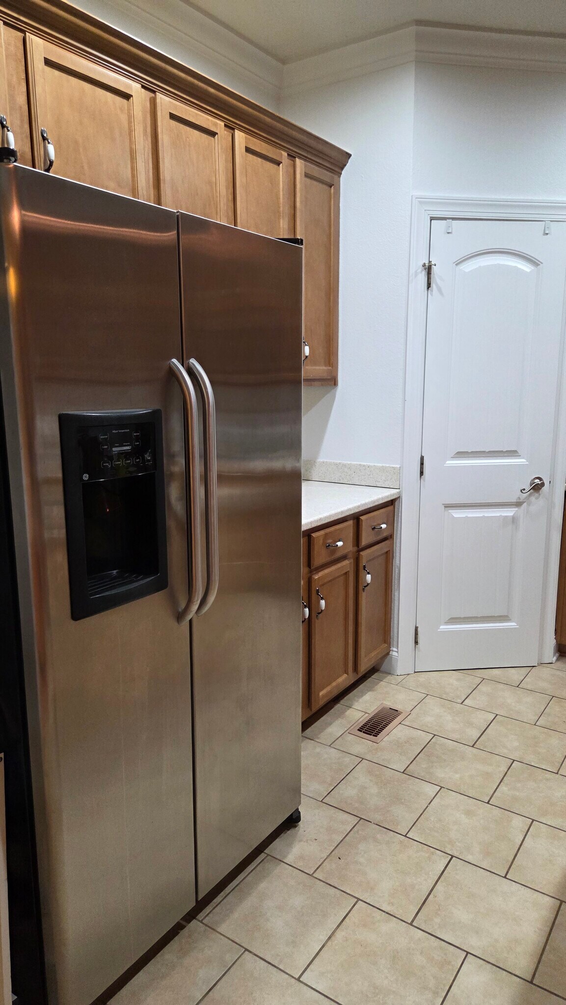 Building Photo - 324 Avenue of the Oaks