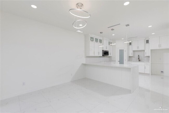 Building Photo - 29 Sunset Dr