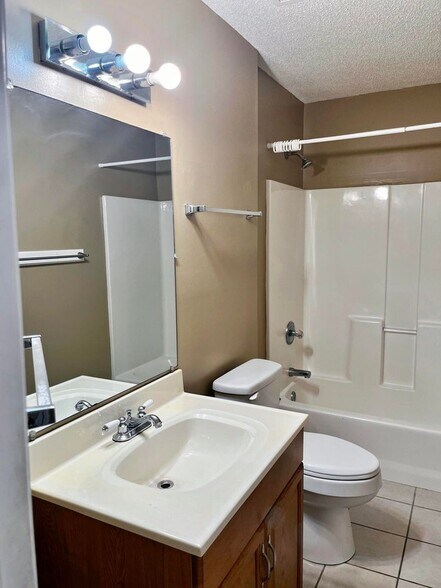 Building Photo - 168 Mountain Brook Dr