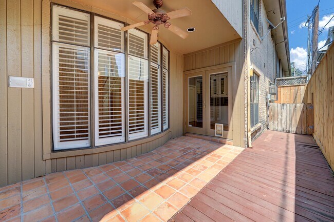 Building Photo - 2313 Nantucket Dr