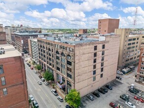 Building Photo - Downtown STL Loft with Rooftop Pool + Park...
