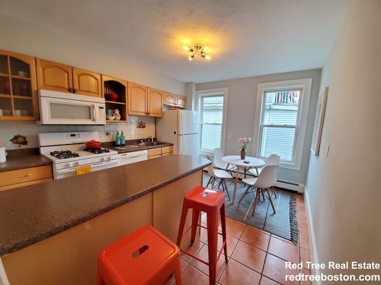 Building Photo - 25 Kensington Ave