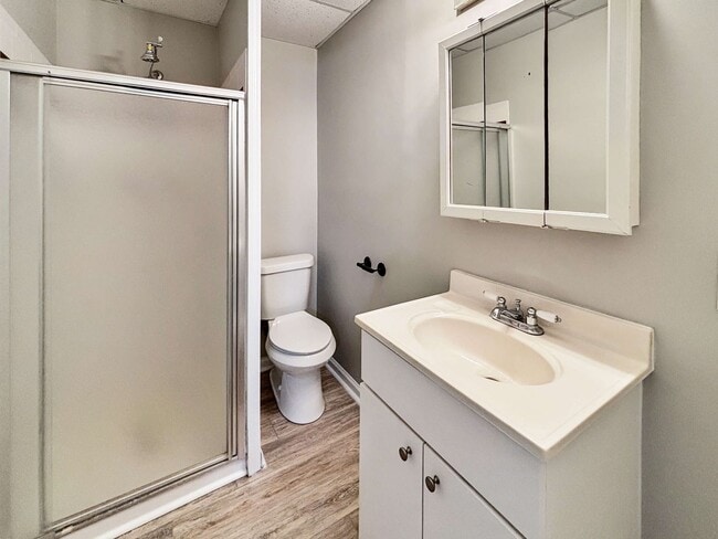 Building Photo - Beautiful 4 BR 3.5 BA Home in Marietta!