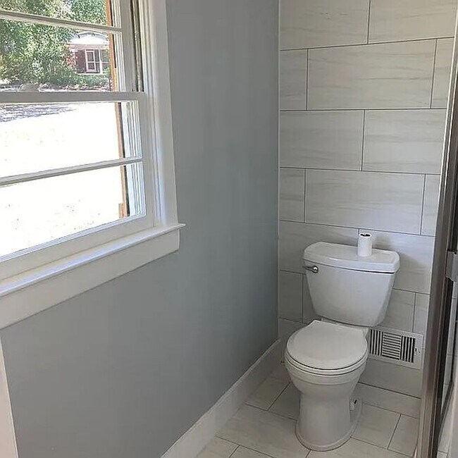 Building Photo - Peaceful home in Forest Acres!