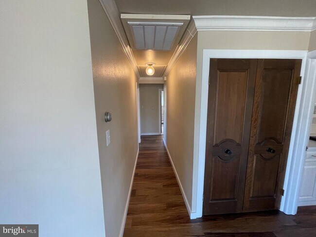 Building Photo - 1406 Park Blvd