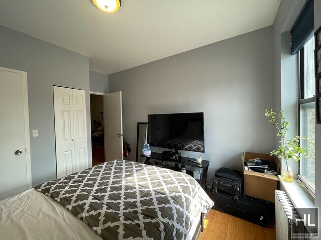 Building Photo - Prime Location!!! Spacious 1 bedroom with ...