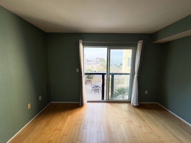 Building Photo - Porto di Italia Little Italy View Condo  1/1 includes parking