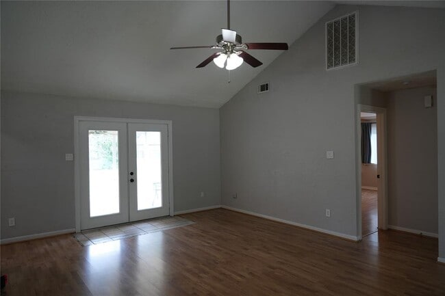 Building Photo - 17115 Kings Walk Ln