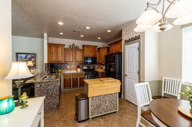 Building Photo - Beautiful 3 bed 2 bath Home!