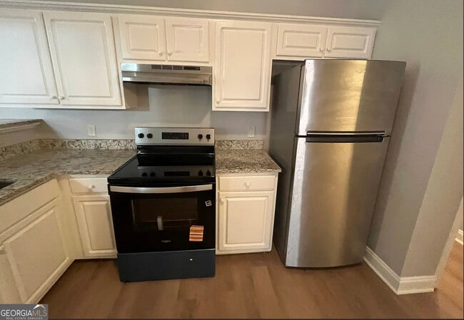 Building Photo - 170 Fair Oaks Dr