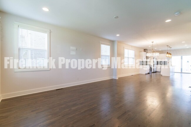 Building Photo - MOVE IN SPECIAL: $1,000 OFF 1st MONTHS REN...