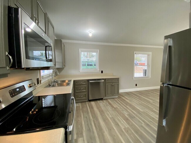 Building Photo - West AVL - Remodeled and Ready!