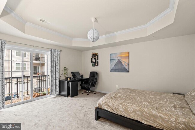 Building Photo - 43151 Wealdstone Terrace