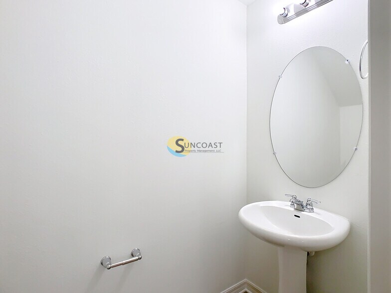 Building Photo - 3821 SW 43rd Ct