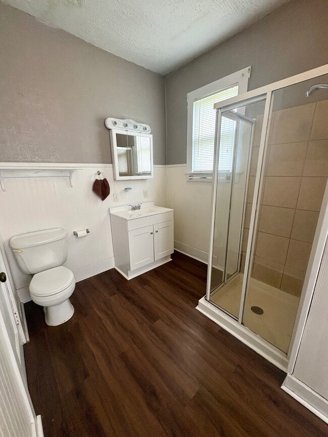 Building Photo - 595 N Washington St