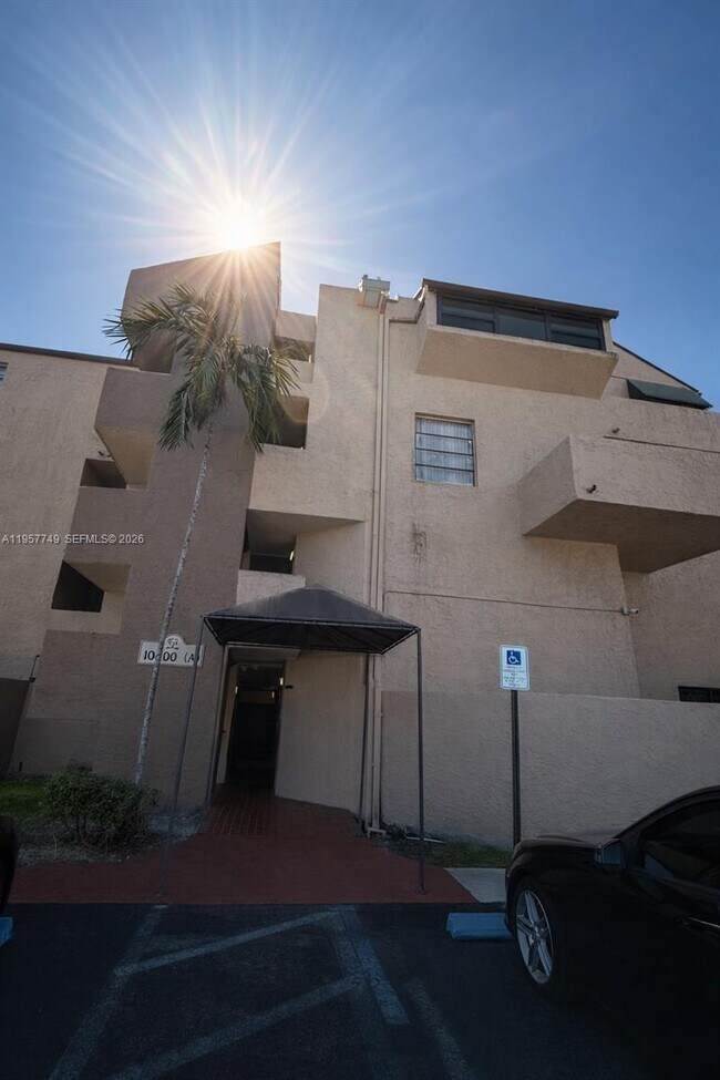 Building Photo - 10400 SW 108th Ave