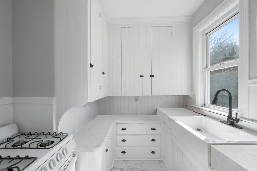 Building Photo - 132-134 Trenton Steet