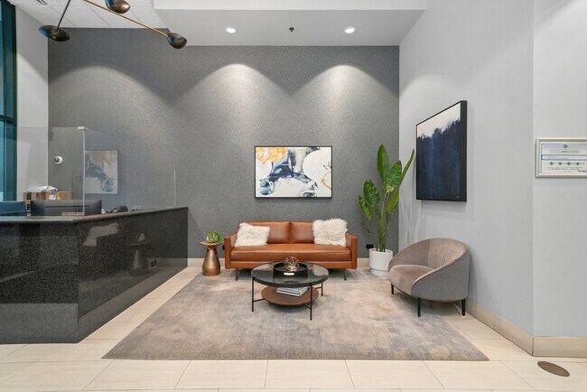 Building Photo - 400 W Ontario St