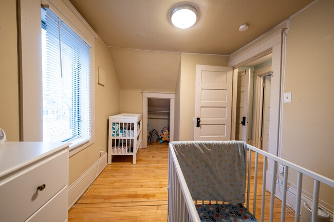 Building Photo - 2601 E 38th St