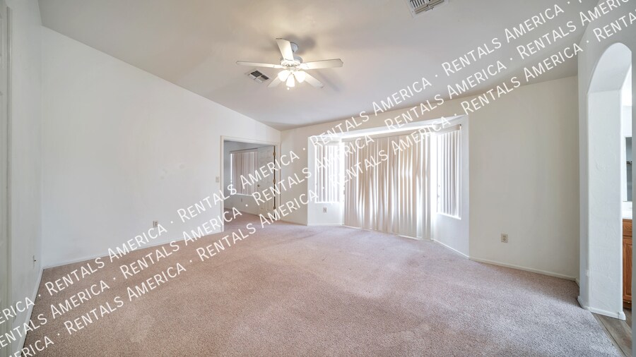 Building Photo - 15400 S Camino Agua Azul