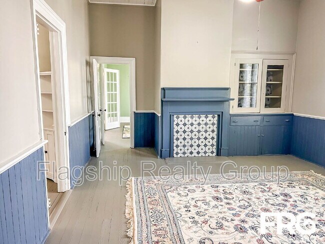 Building Photo - 304 N Caswell St