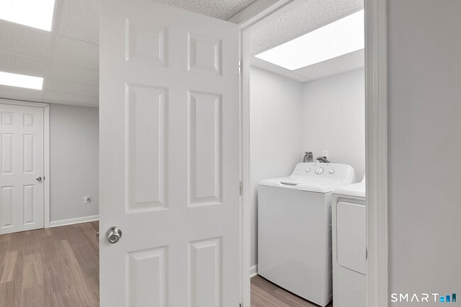 Building Photo - 104 East Ave