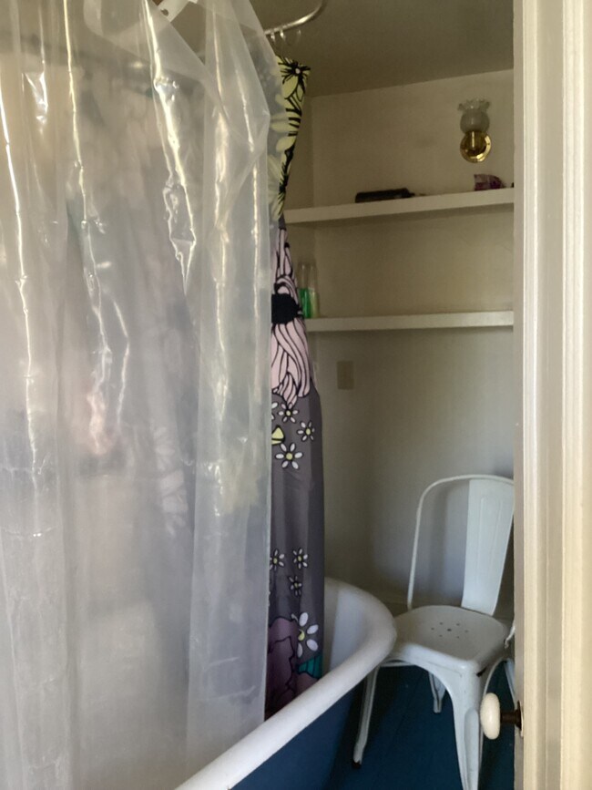 Building Photo - 48 Front St