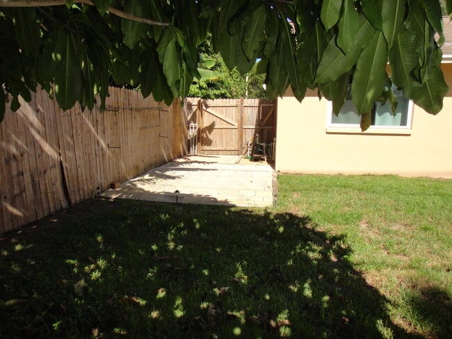 Building Photo - 1417 McDermott Ln
