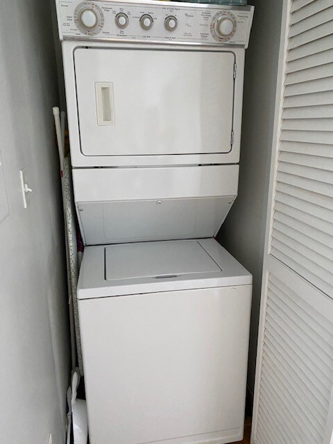 Building Photo - 2120 W Washington Blvd