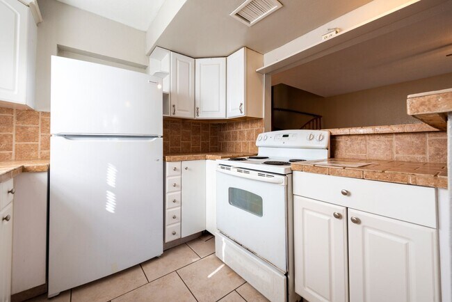 Building Photo - 1240 NW 6th Ave