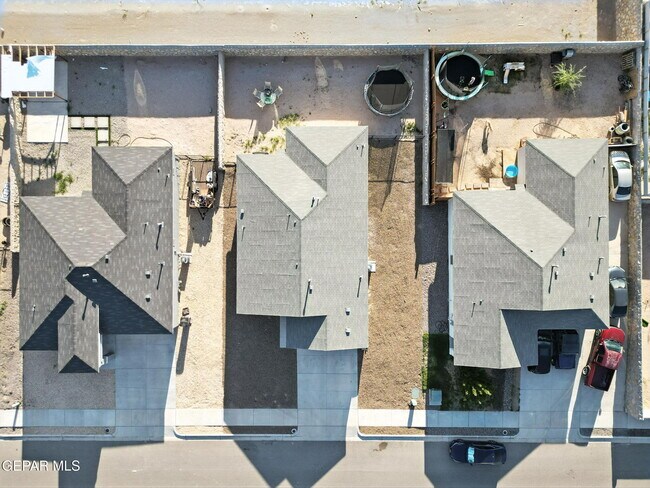 Building Photo - 1033 Candelilla St