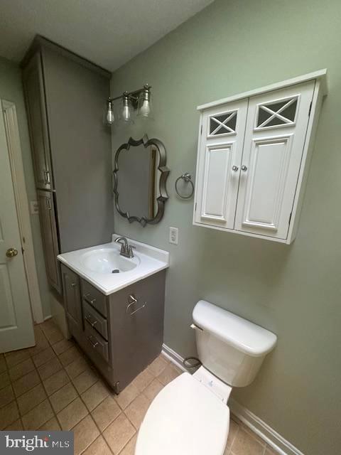Building Photo - 704 Candle Ridge Ct