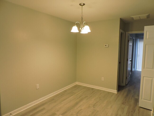 Building Photo - Email Linda@vacosold.com or call 804-642-2106