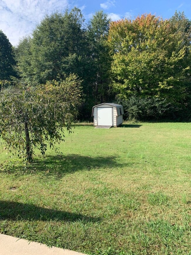 Building Photo - Nice Rancher in Toney
