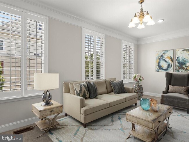 Building Photo - 5803 Lois Ln