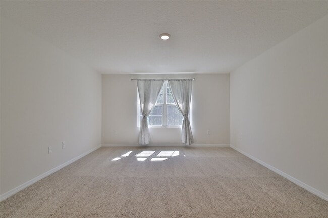Building Photo - Venetian Bay 3BR 2.5BA Townhome For Rent