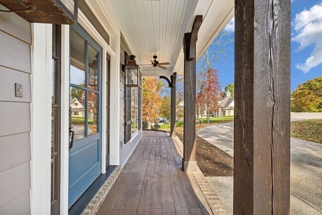 Building Photo - 301 Anchor Dr