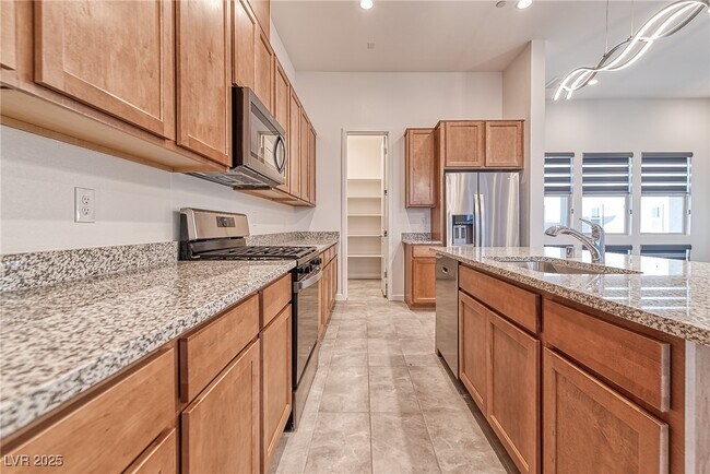 Building Photo - 643 Grey Saker St