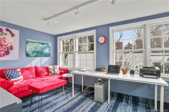 Building Photo - 61 Hillandale Rd