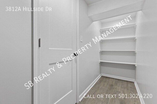 Building Photo - 3812 Hillside Dr
