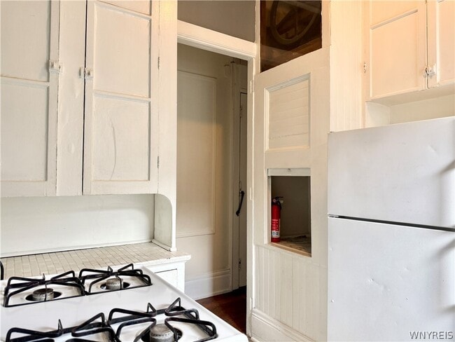 Building Photo - 246 Bryant St