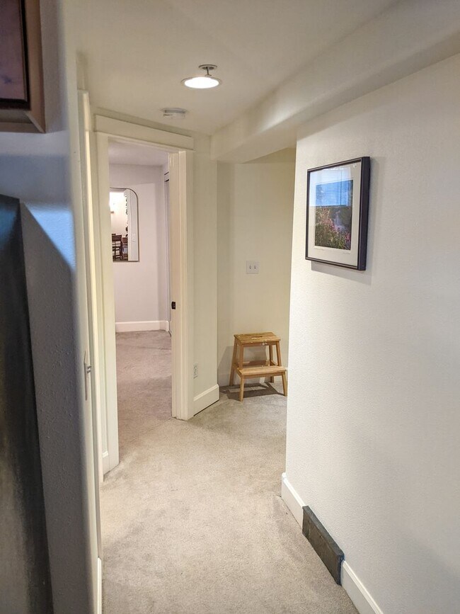 Building Photo - Furnished NW Alphabet district ground leve...