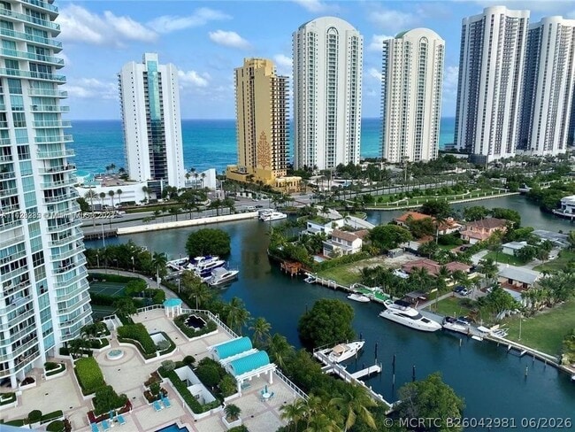 Building Photo - 16500 Collins Ave