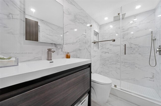 Building Photo - 4250 Galt Ocean Dr