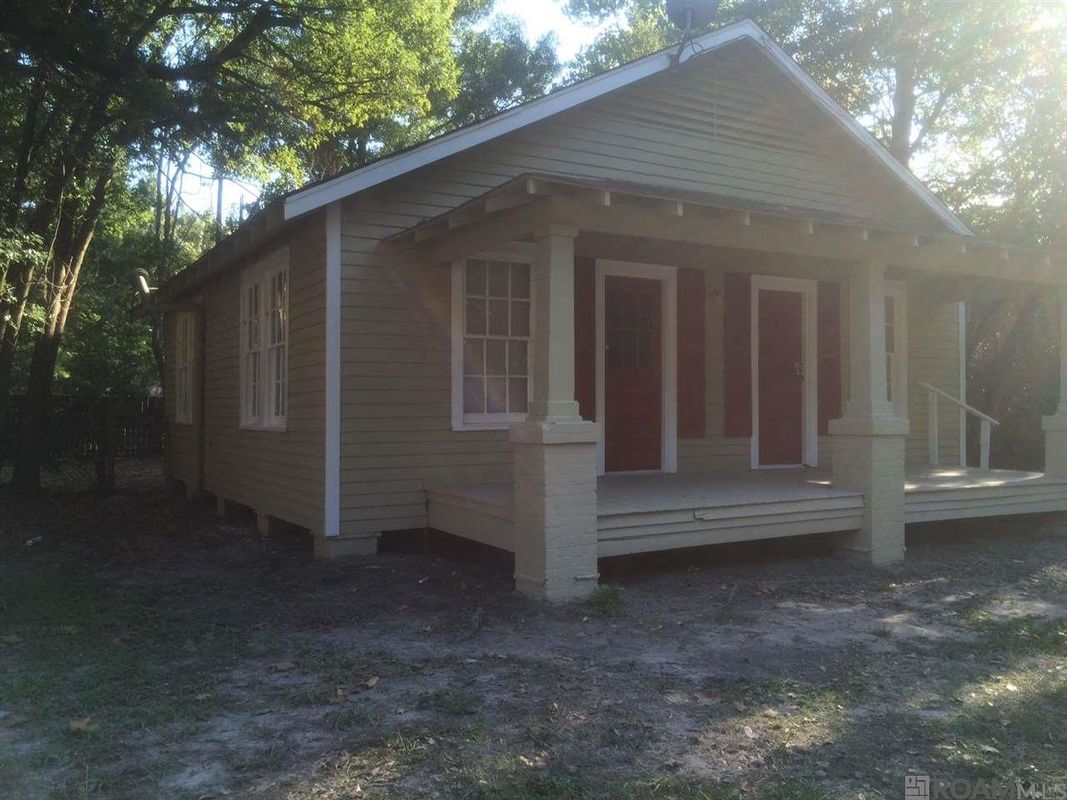 Building Photo - 3160 WYANDOTTE